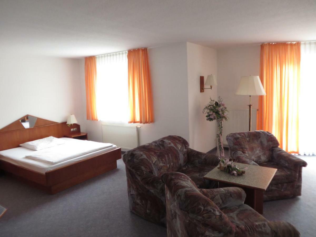 Hotel Fuerstenberg Eisenhüttenstadt Екстериор снимка